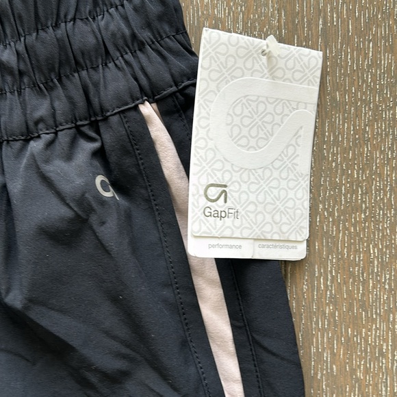 GapFit Women’s Pant - Size Small - Cuffed - New With Tags 👟 - Picture 2 of 7